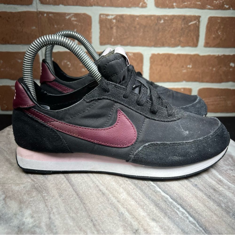 Nike Waffle Trainer 2 Shoes Youth Size 3Y Athletic Sneakers Black.